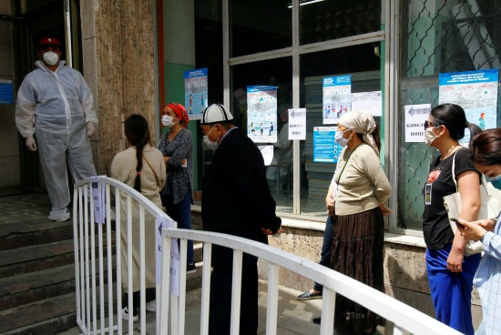 哈薩克斯坦吉爾吉斯斯坦COVID-19病例激增