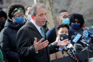 紐約市審計(jì)長建議撤資俄羅斯資產(chǎn)應(yīng)對(duì)俄烏戰(zhàn)爭