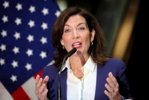 紐約將于結(jié)束學(xué)?？谡謴?qiáng)制令