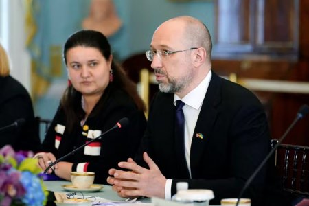 美國國務(wù)卿與烏克蘭總理討論幫助烏克蘭的方式