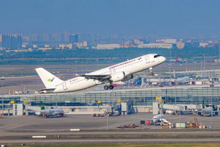 中國大型客機C919次飛成功