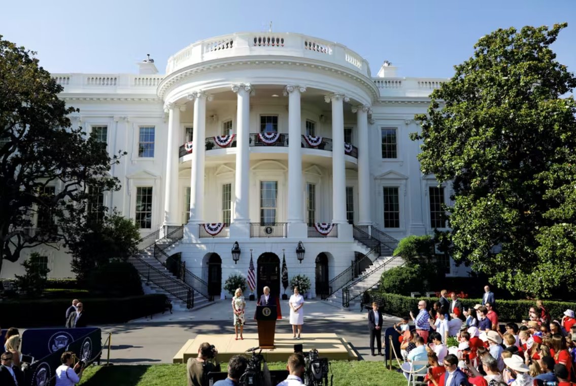 拜登說自由受到攻擊 敦促&ldquo;有原則的愛國主義&rdquo;