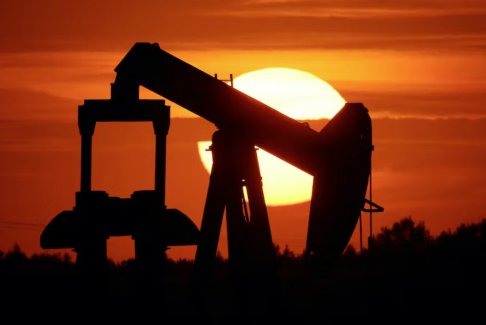 美國(guó)原油價(jià)格上漲 燃料庫(kù)存下降 美元走軟