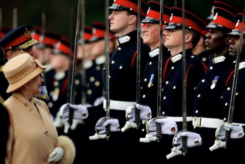 英國哈里王子抵達巴爾莫勒爾