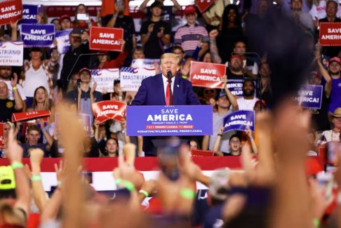 大多數(shù)美國人認為特朗普的MAGA是對民主的威脅