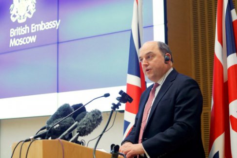 隨著俄羅斯烏克蘭危機(jī)加深 英國(guó)國(guó)防部長(zhǎng)取消假期