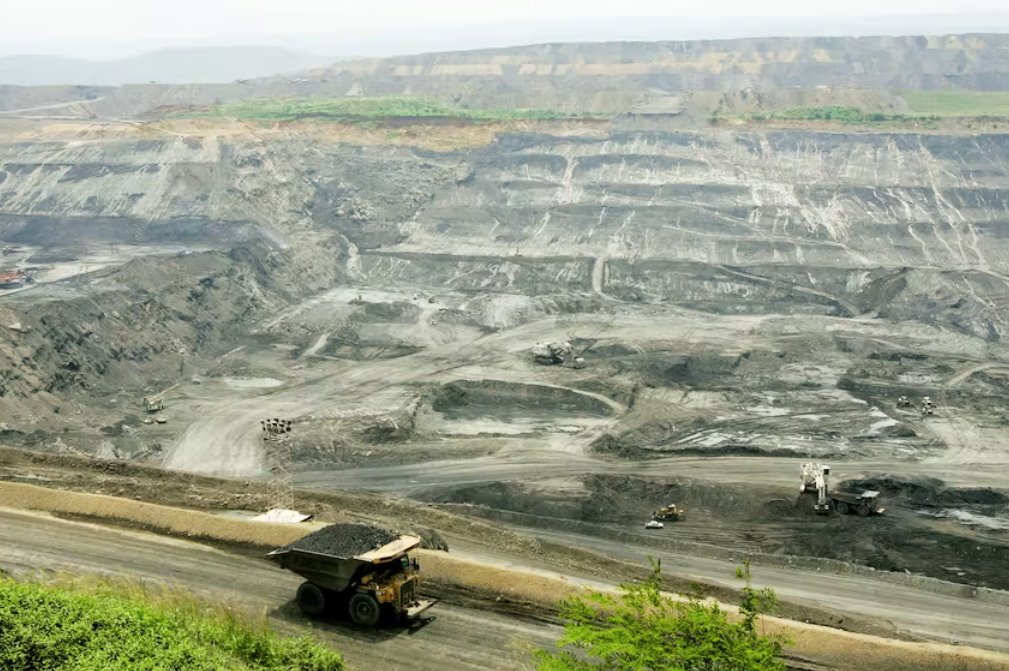 工人阻止哥倫比亞煤礦公司Cerrejon的鐵路進入出口設施