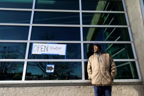 美國(guó)極端寒潮擴(kuò)大了無家可歸者收容所的容量