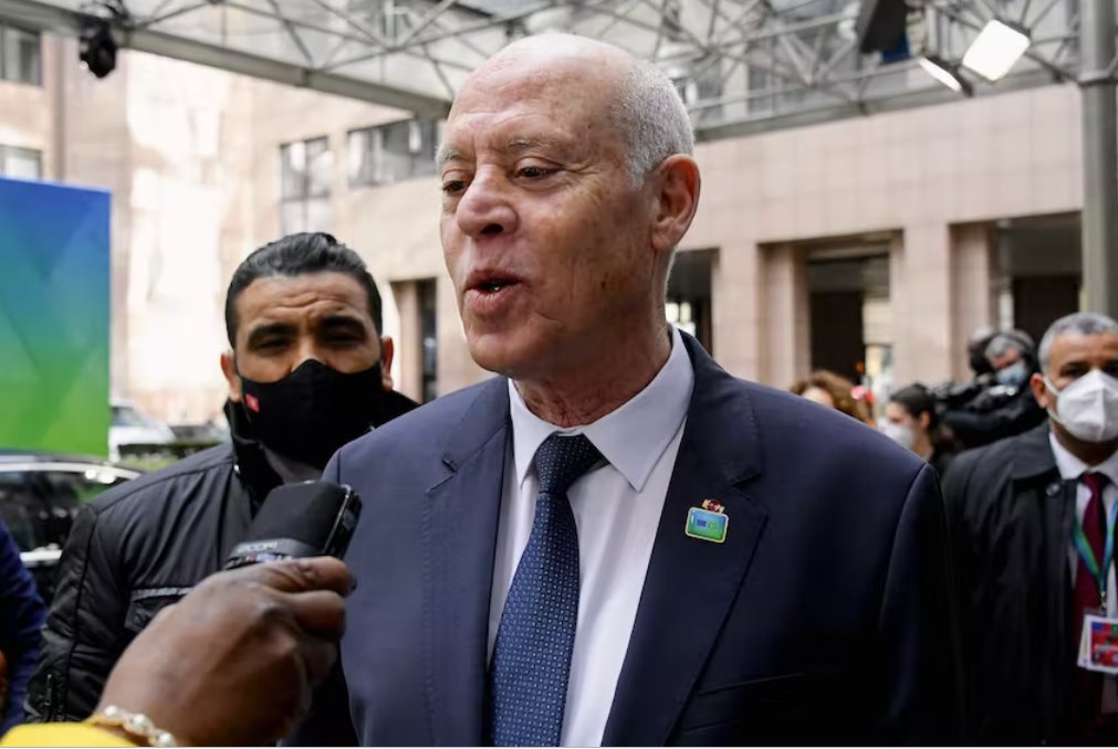 突尼斯警方逮捕了被總統(tǒng)、律師和媒體解雇的前法官