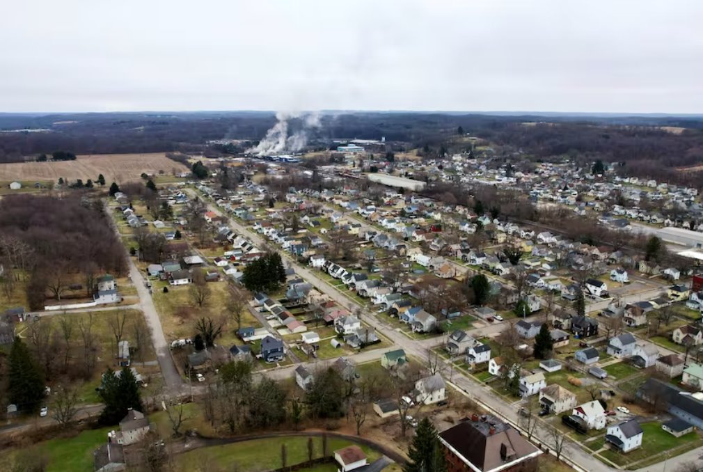 俄亥俄州火車出軌包含有毒的危險化學(xué)品泄露
