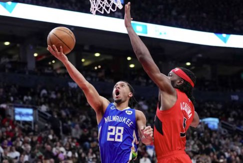 密爾沃基雄鹿隊(duì)結(jié)束NBA常規(guī)賽 林德爾威金頓進(jìn)行了歷