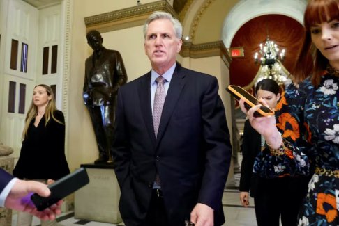 美國(guó)眾議院共和黨人對(duì)議長(zhǎng)麥卡錫的債務(wù)上限提案感