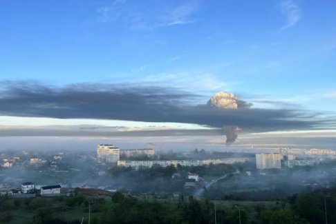 克里米亞燃料庫遭無人機(jī)襲擊后發(fā)生火災(zāi)