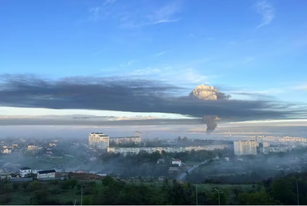 克里米亞燃料庫(kù)遭無(wú)人機(jī)襲擊后發(fā)生火災(zāi)