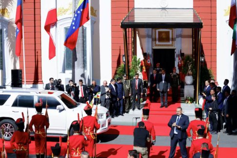 伊朗 委內(nèi)瑞拉關(guān)注貿(mào)易增長(zhǎng) 簽署石化協(xié)議