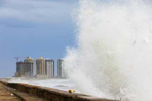 印度 巴基斯坦準備迎接颶風 氣象局警告洪水