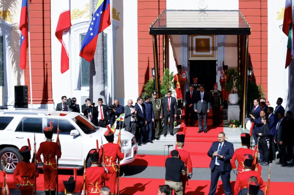 伊朗 委內(nèi)瑞拉關(guān)注貿(mào)易增長(zhǎng) 簽署石化協(xié)議