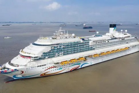 首艘國(guó)產(chǎn)大型郵輪開始首次試航 中國(guó)版泰坦尼克號(hào)