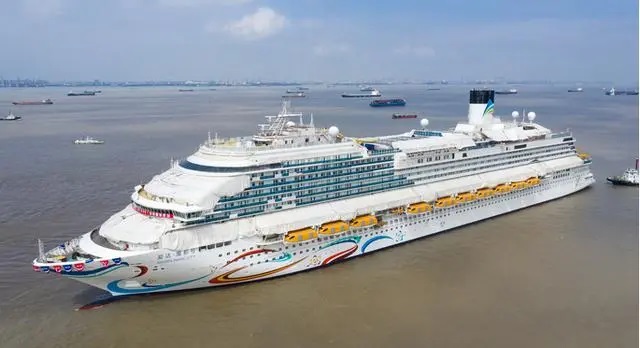 首艘國產(chǎn)大型郵輪開始首次試航