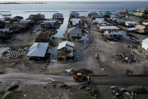 美國(guó)預(yù)報(bào)員上調(diào)2023年颶風(fēng)預(yù)報(bào)