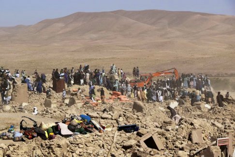 聯(lián)合國(guó)和多個(gè)國(guó)家承諾在大地震后向阿富汗提供援助