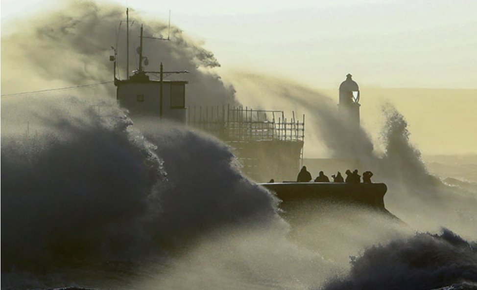 臺風(fēng)巴貝特將于襲擊英國