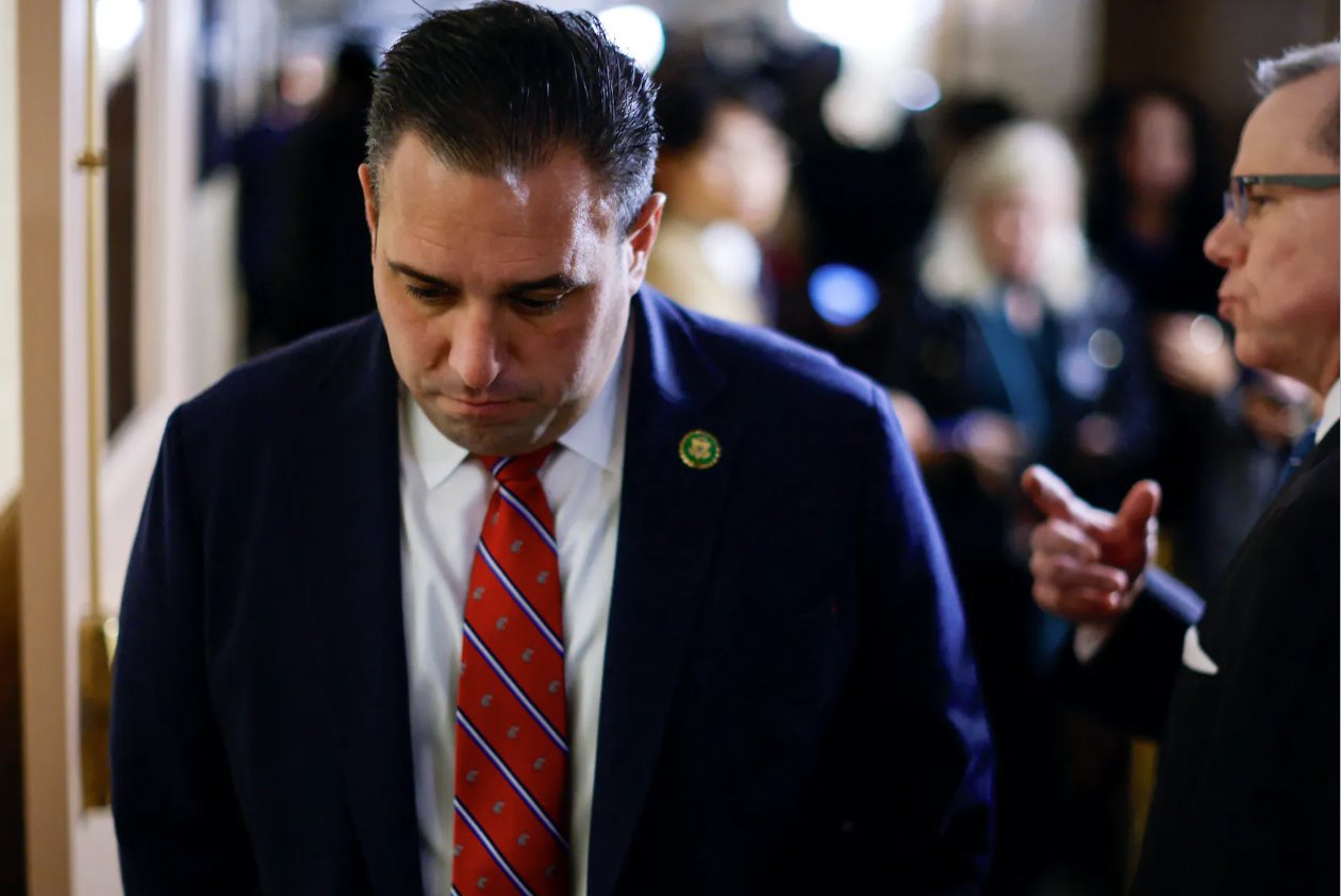 紐約共和黨采取行動(dòng)將喬治&middot;桑托斯驅(qū)逐出國會(huì)