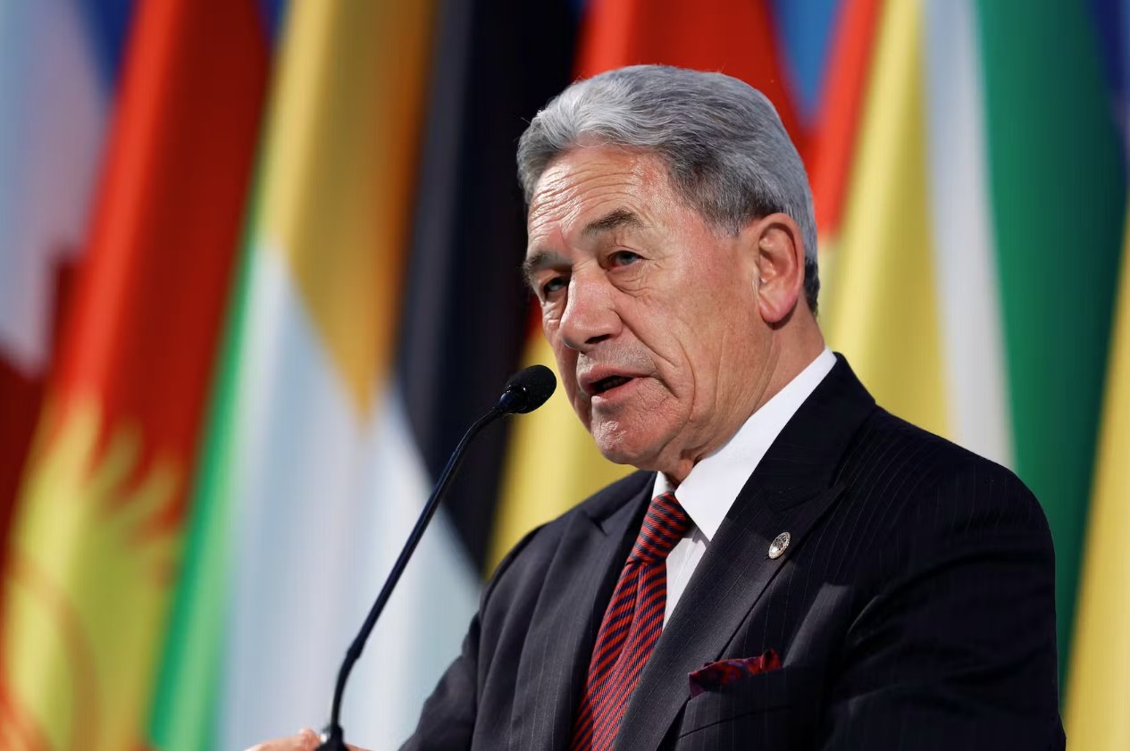 新西蘭外交部長溫斯頓&middot;彼得斯于2019年3月22日在土耳其伊斯坦布爾出席伊斯蘭合作組織(OIC)緊急會議后在新聞發(fā)布會上發(fā)表講話。