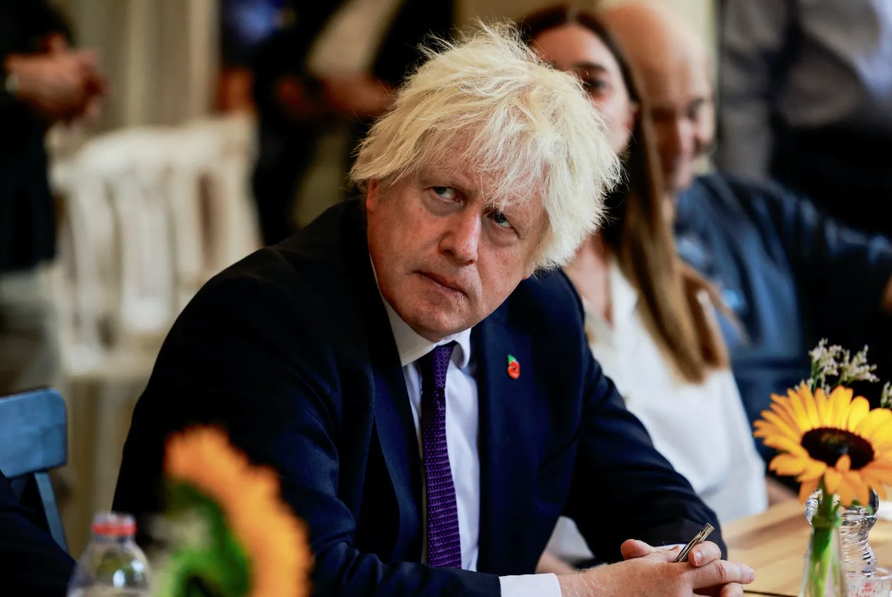 2023年11月5日，英國前首相鮑里斯&middot;約翰遜在訪問耶路撒冷期間會見英以士兵。