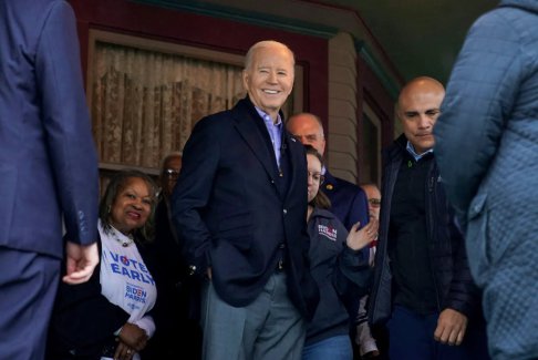 拜登競選團隊2月份籌款超過5300萬美元