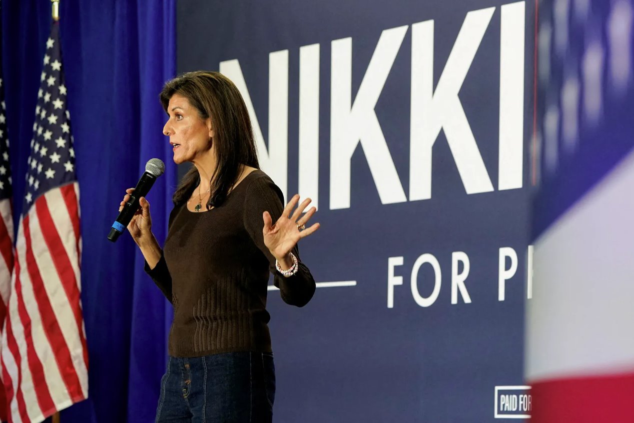 共和黨總統(tǒng)候選人、前美國駐聯(lián)合國大使妮基&middot;黑莉(NikkiHaley)于2024年2月29日在美國弗吉尼亞州福爾斯徹奇主持競選活動時發(fā)表講話。