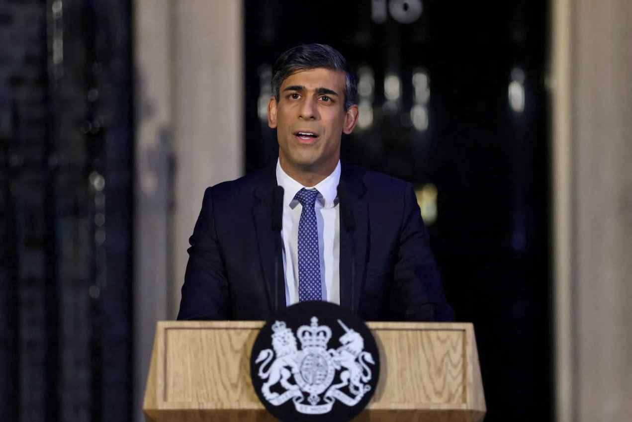 英國(guó)首相里希&middot;蘇納克于2024年3月1日在英國(guó)倫敦唐寧街10號(hào)外發(fā)表講話。