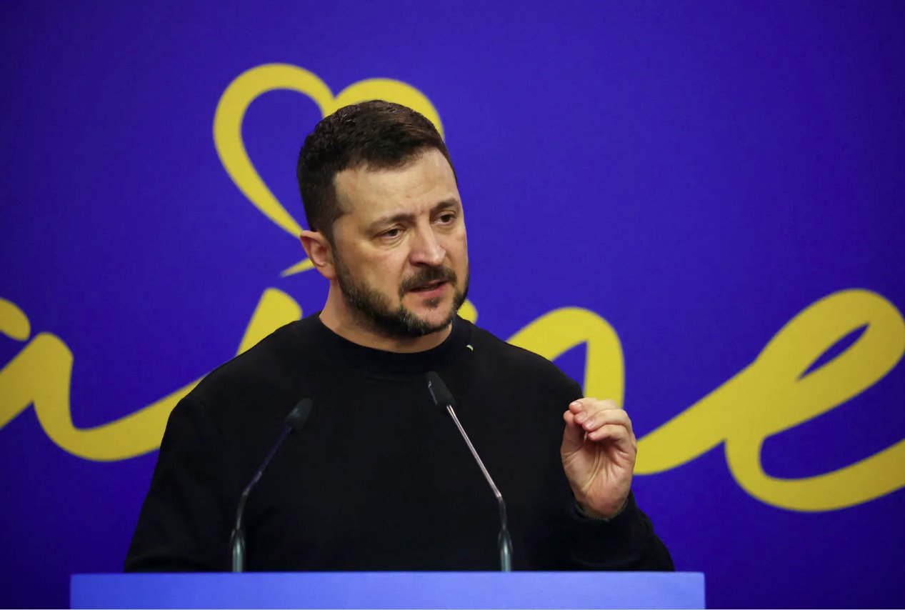 烏克蘭總統(tǒng)澤連斯基于2024年2月28日在阿爾巴尼亞地拉那舉行的烏克蘭東南歐峰會當(dāng)天的新聞發(fā)布會上發(fā)表講話。