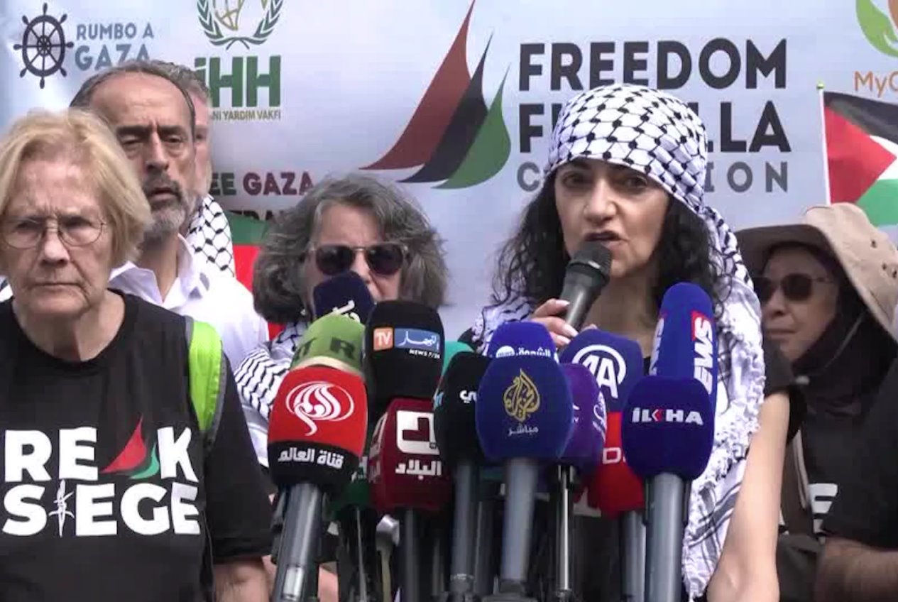 活動(dòng)家兼人權(quán)律師胡瓦伊達(dá)&middot;阿拉夫(HuwaidaArraf)說：&ldquo;我們的貨船就是其中之一。&rdquo;