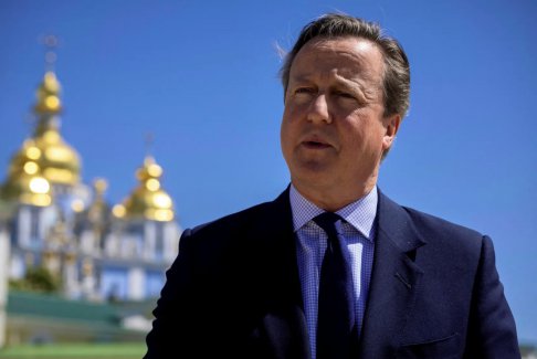 英國卡梅倫表示 英國和北約盟國必須加大支出采取更