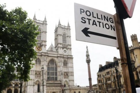 英國大選投票開始
