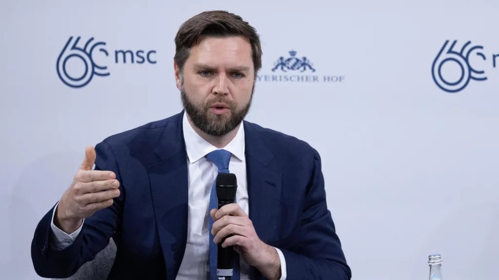 JD萬斯公開反對(duì)美國(guó)對(duì)烏克蘭的軍事援助