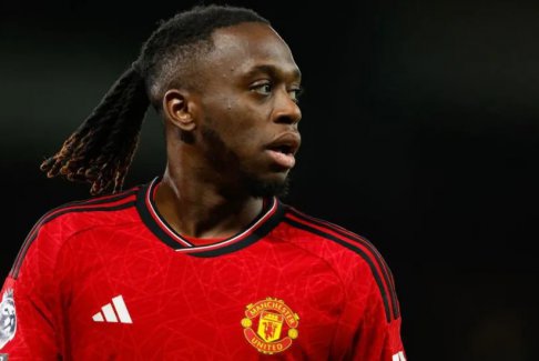 西漢姆聯(lián)以1500萬(wàn)英鎊簽下曼聯(lián)后衛(wèi)萬(wàn)-比薩卡