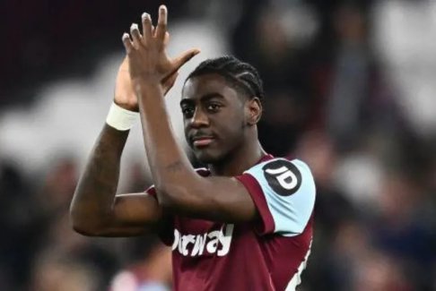 曼城正在就簽下前鋒穆巴馬進(jìn)行高級談判