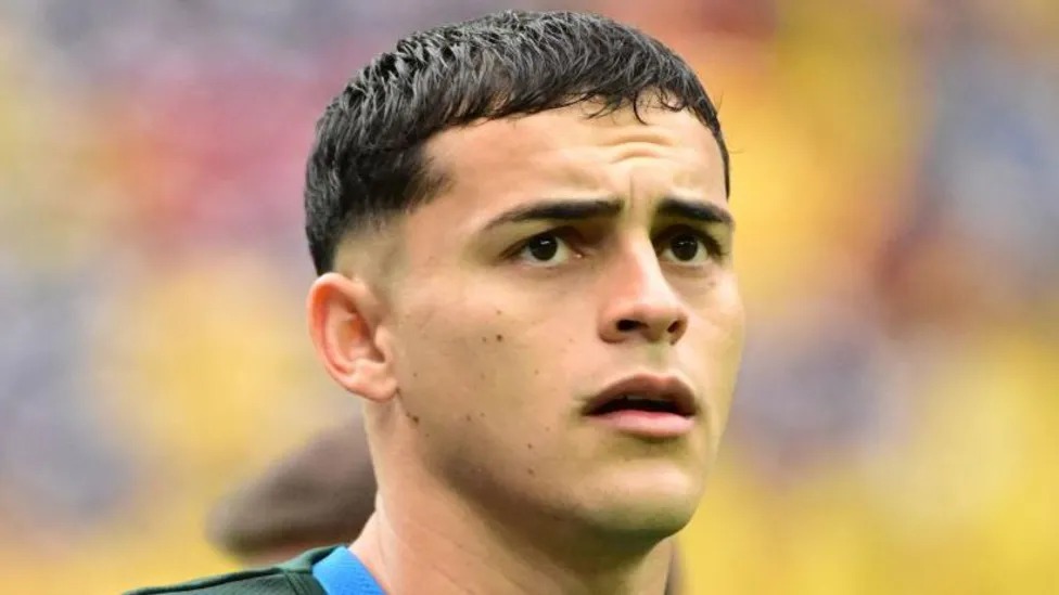 拉蒙&middot;索薩在其職業(yè)生涯中打進(jìn)了20個(gè)聯(lián)賽進(jìn)球