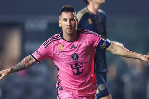 梅西傷愈復(fù)出 四分鐘內(nèi)梅開二度