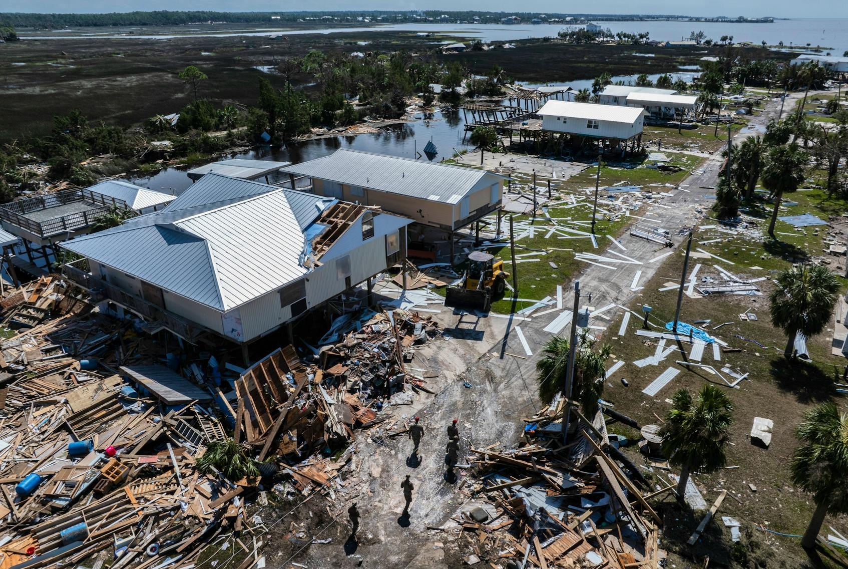 2024年9月28日星期六，佛羅里達(dá)州基頓海灘，颶風(fēng)海倫摧毀了建筑物的殘骸。