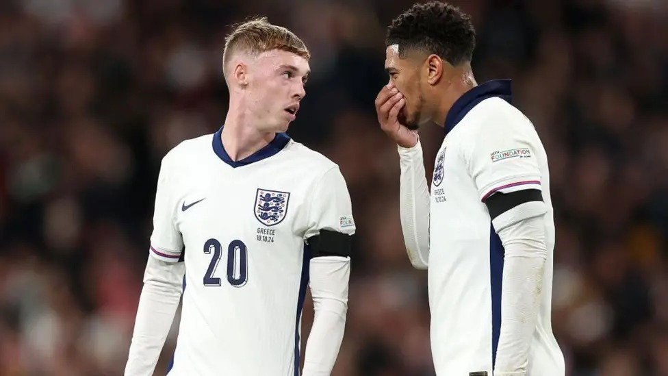 裘德&middot;貝林厄姆（右）為英格蘭隊僅有的兩次射門&mdash;&mdash;包括他們的進球