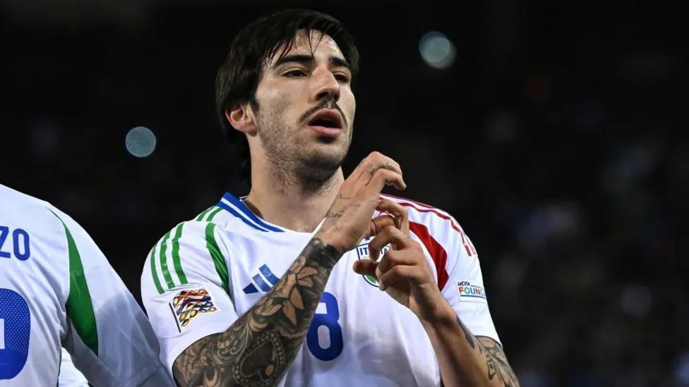 桑德羅&middot;托納利在第20次代表意大利國家隊(duì)比賽中攻入個(gè)人首粒進(jìn)球