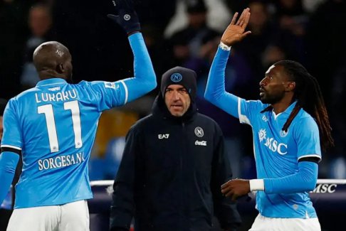 意甲聯(lián)賽那不勒斯2-0維羅納