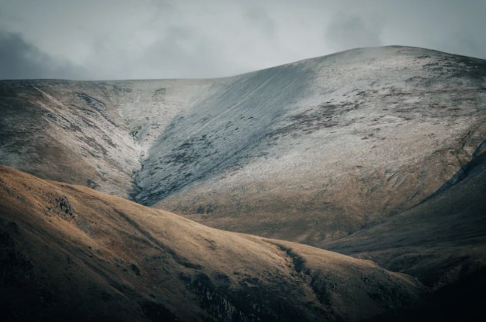 英國男子從赫爾維林山600英尺高處墜落身亡