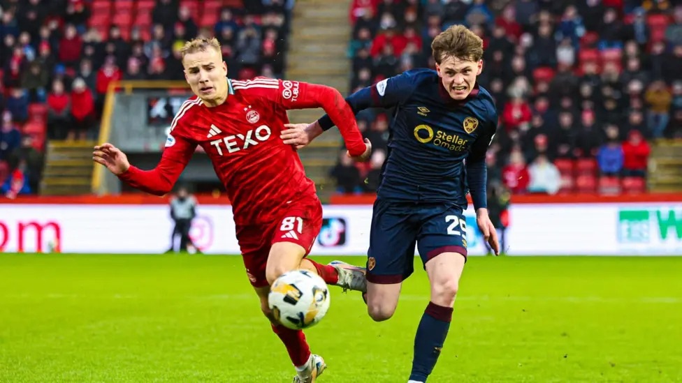 托皮&middot;凱斯基寧(TopiKeskinen)和詹姆斯&middot;彭里斯(JamesPenrice)之間的較量