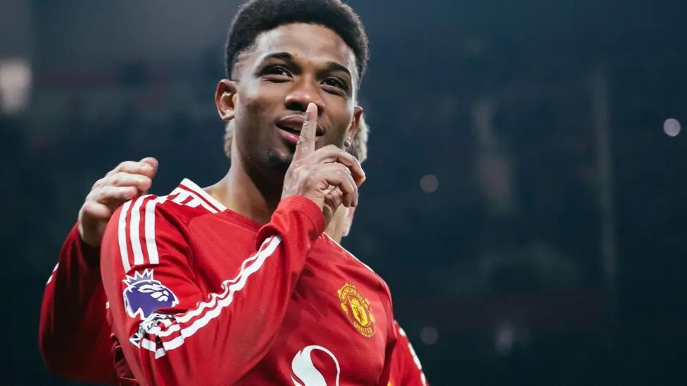 22歲零189天的阿馬德&middot;迪亞洛成為英超聯(lián)賽中在老特拉福德上演帽子戲法的最年輕的曼聯(lián)球員