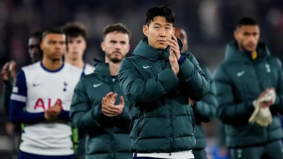 孫興慜被多米尼克&middot;索蘭克替換下場，后者在比賽結束前受傷。