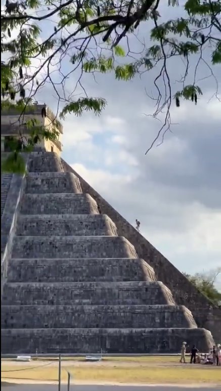 德國游客攀爬奇琴伊察金字塔遭當?shù)厝舜逗鸵u擊